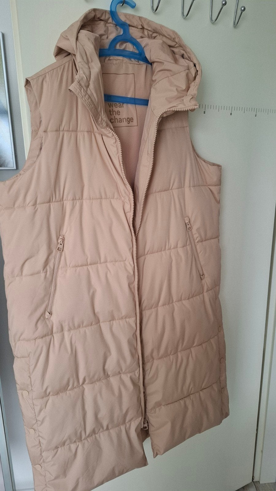 Nieuwe beige bodywarmer C&A, mt 48, 113 cm lang, Kleding | Dames, Bodywarmers, Ophalen of Verzenden