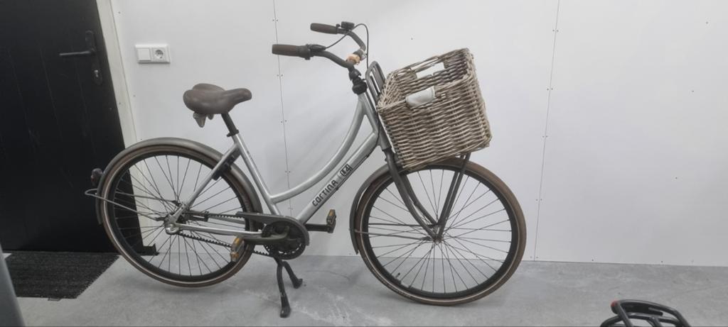 Stadsfiets met mand - Cortina, Terugtraprem, Gebruikt, Versnellingen, Ophalen