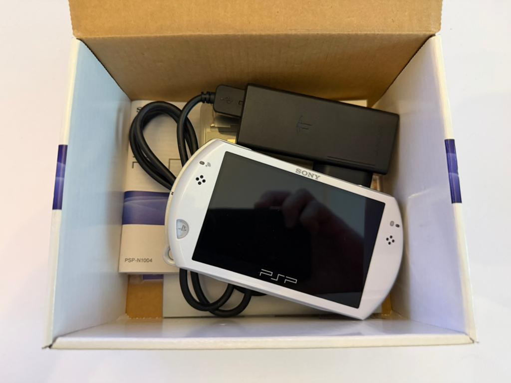 Sony PSP Go | Pearl White 16GB  Set, Spelcomputers en Games, Spelcomputers | Sony PSP, Verzenden, Wit, Sony, Zo goed als nieuw