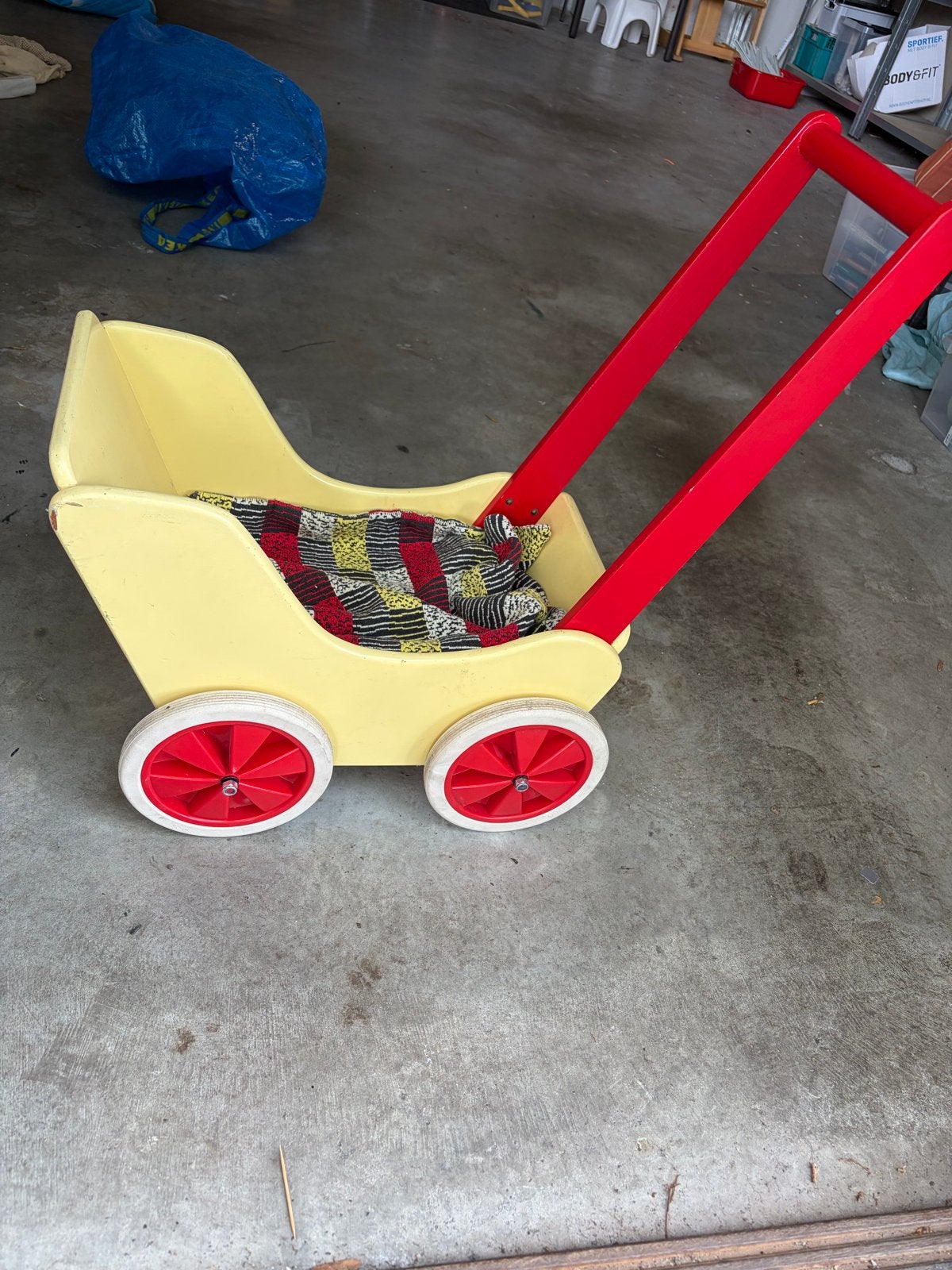 Vintage poppenwagen geel met rode wielen, Ophalen, Gebruikt, Overige typen