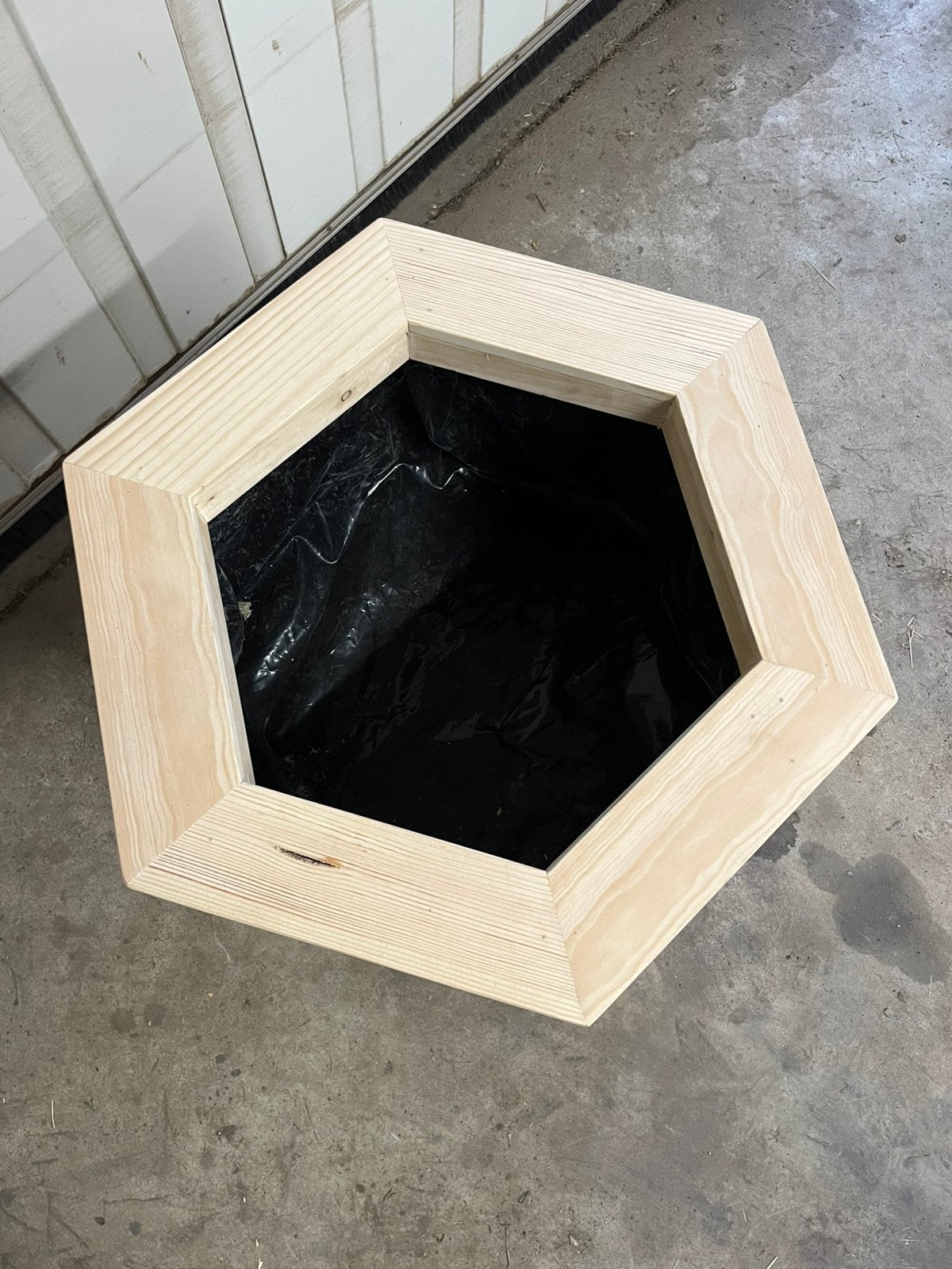 6 hoekige plantenbak, Ophalen, Nieuw, Hout