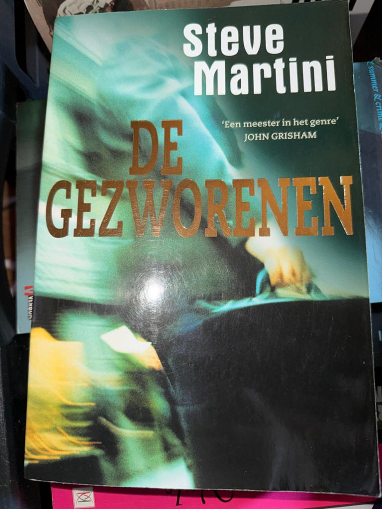 Z1.   De Gezworenen - Steve Martini (Thriller), Boeken, Ophalen of Verzenden, Zo goed als nieuw