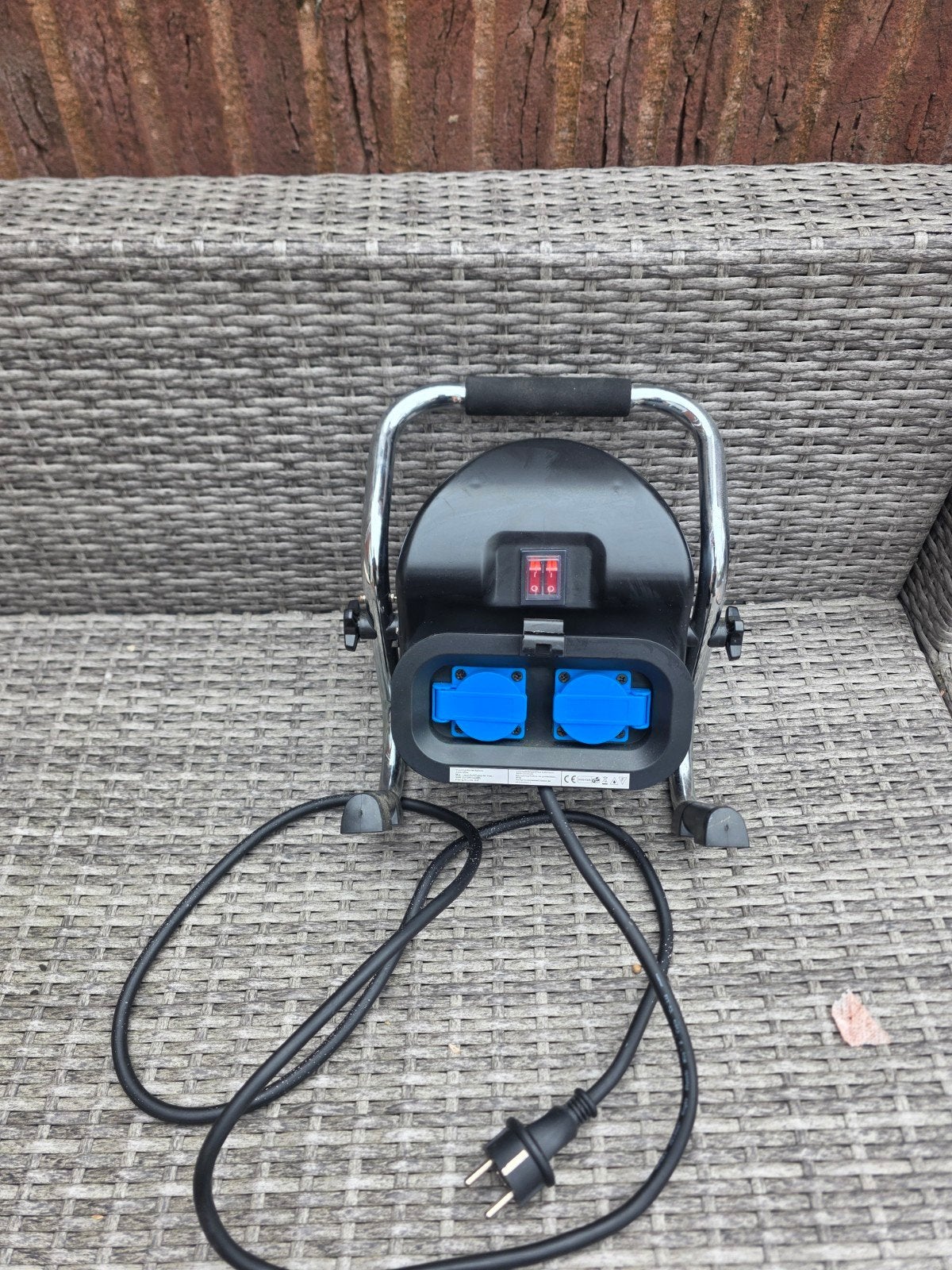 Nieuwe Bouwlamp E27 met 2 Stopcontacten, Ophalen, Nieuw, Lamp met armatuur