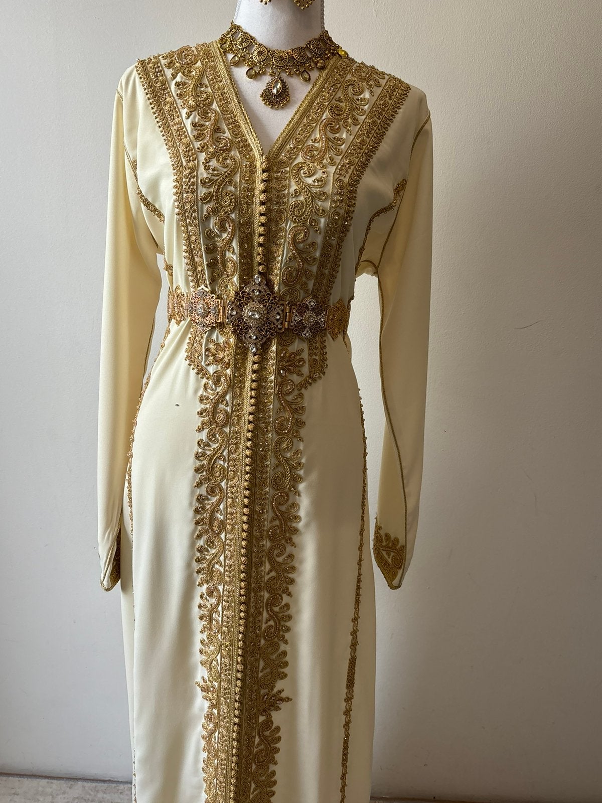 Kaftan te HUUR, Ophalen, Zo goed als nieuw, Maat 38/40 (M), Overige typen
