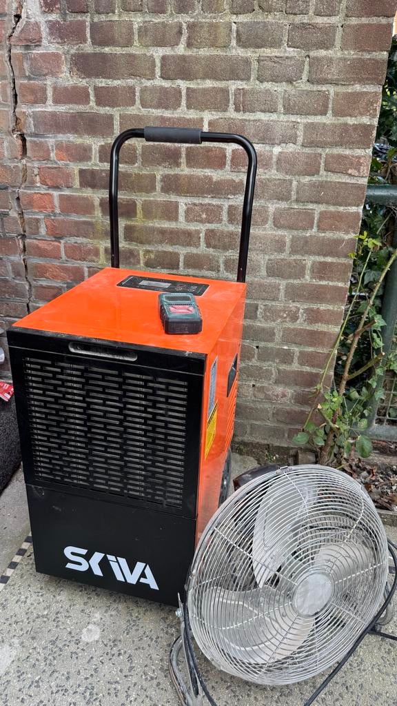 Te huur: Bouwdroger - Krachtige ontvochtiger, Ophalen, Zo goed als nieuw, Minder dan 60 cm, 30 tot 80 cm