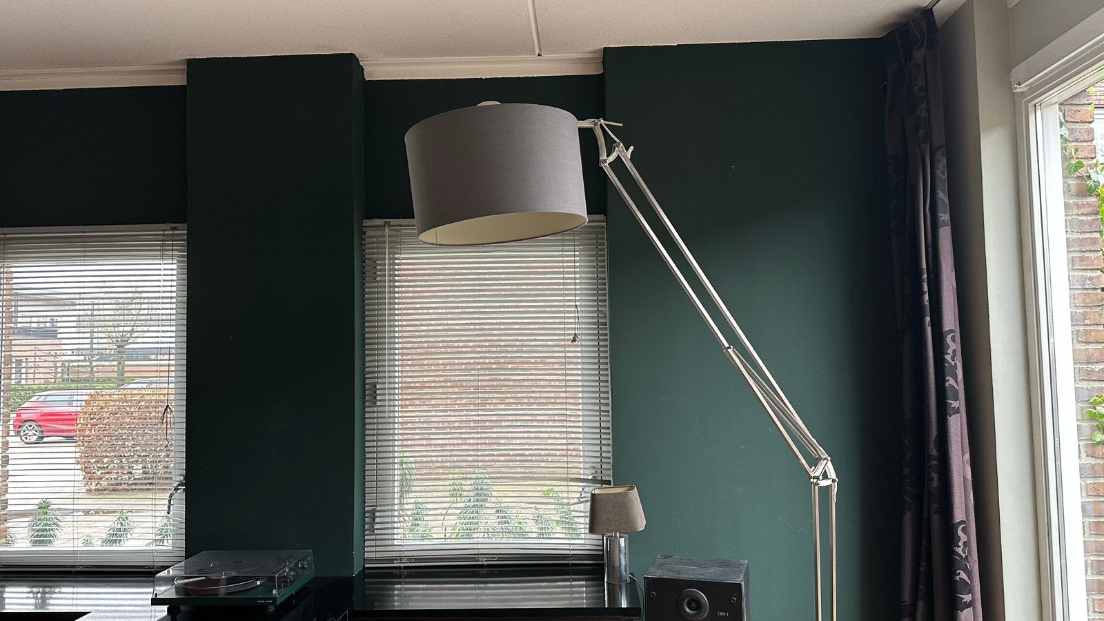 Vloerlamp met grijze hangende lampenkap, Ophalen, Gebruikt, E27 (groot), Metaal
