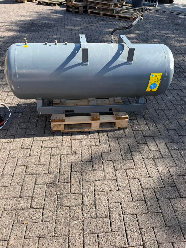 Liggende buffertank 500 liter, Doe-het-zelf en Verbouw, Compressors, Ophalen, Zo goed als nieuw, Minder dan 200 liter/min, 10 bar of meer
