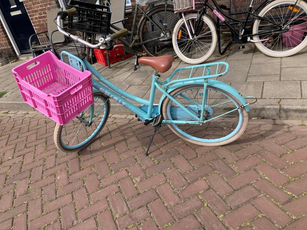 Spirit kinderfiets 24 inch  met roze krat - Lichtblauw, Overige merken, Terugtraprem, Gebruikt, Versnellingen