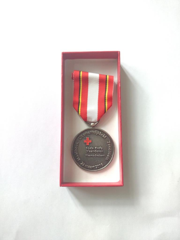 A België rode kruis medaille herinnerings 2016 met doosje, Ophalen of Verzenden, Landmacht, Overige gebieden, Lintje, Medaille of Wings