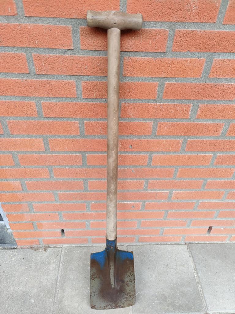 Spade met houten steel, Ophalen, Gebruikt, Schop, Onbekend