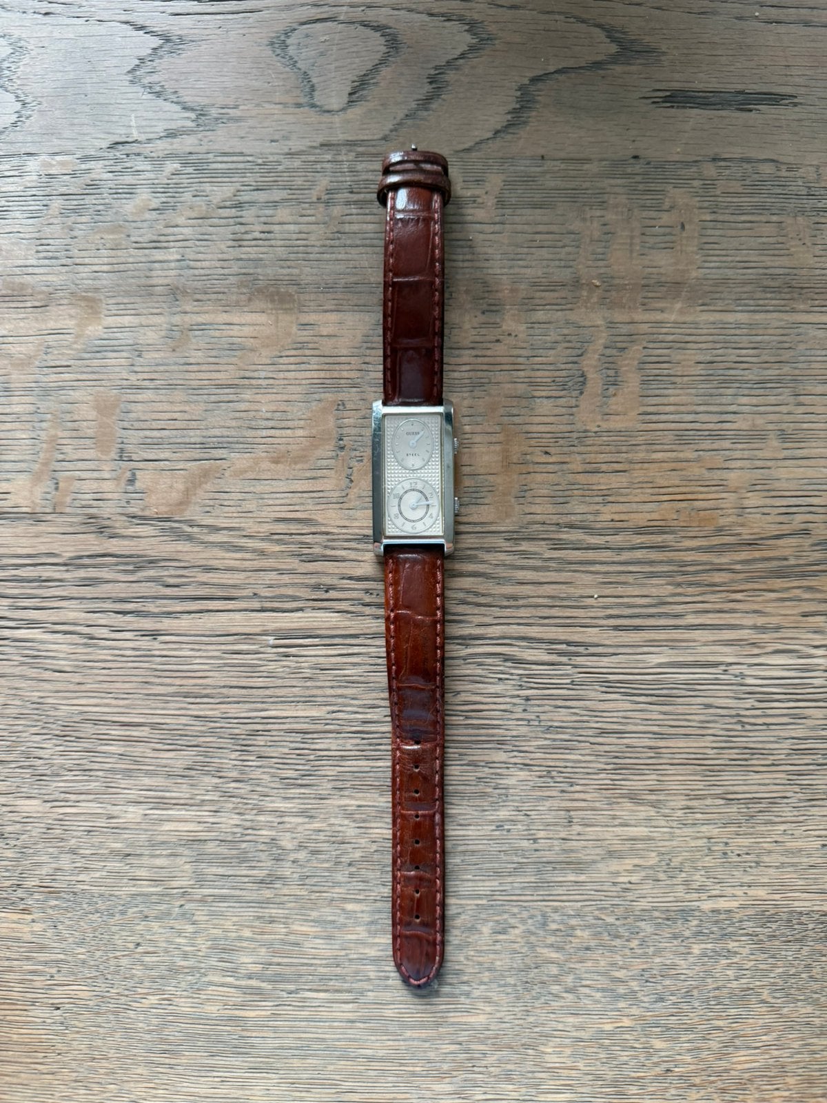 Vintage GUESS Steel P230GL Dual Time horloge  – bruin leer, Ophalen of Verzenden, Zo goed als nieuw, Leer, Guess