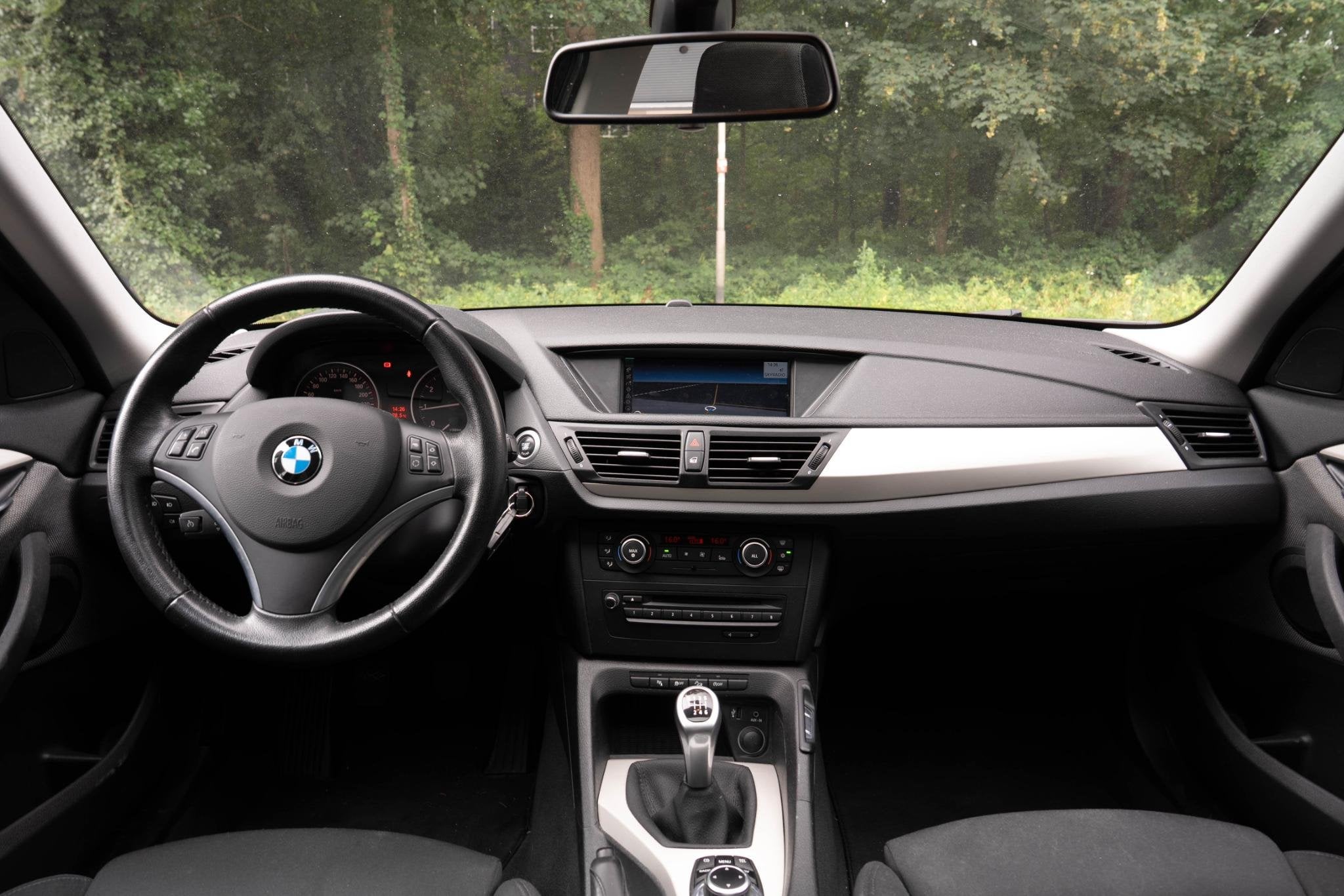 Foto 15 van BMW X1 xDrive20i Business | Navigatie | Pano | Cruise | Airc