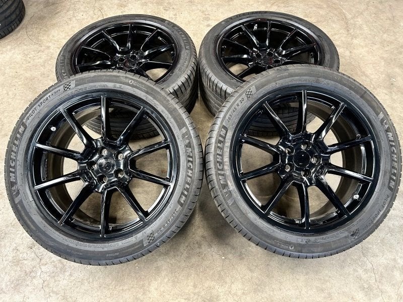 zwarte 20 inch originele velgen + zomerbanden Porsche Macan
