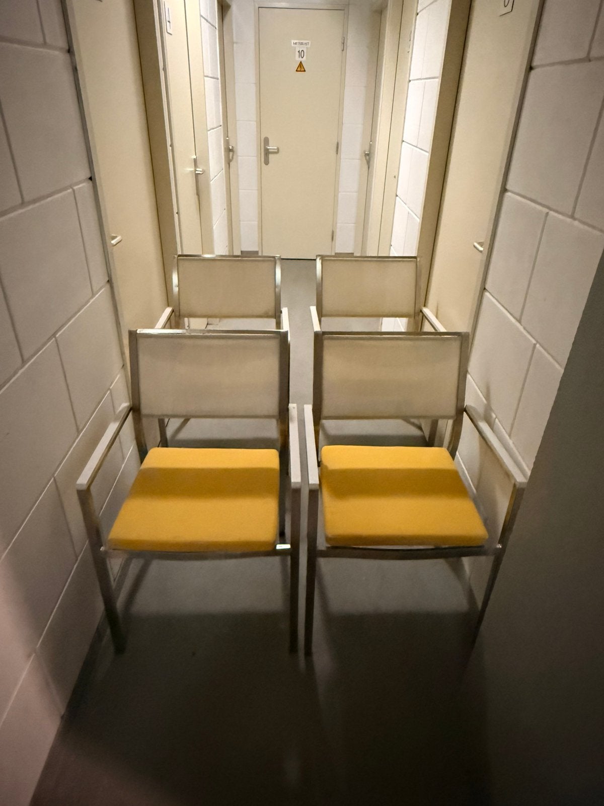 4 stuks Bernstein RVS stoelen voor buiten met geel kussentje