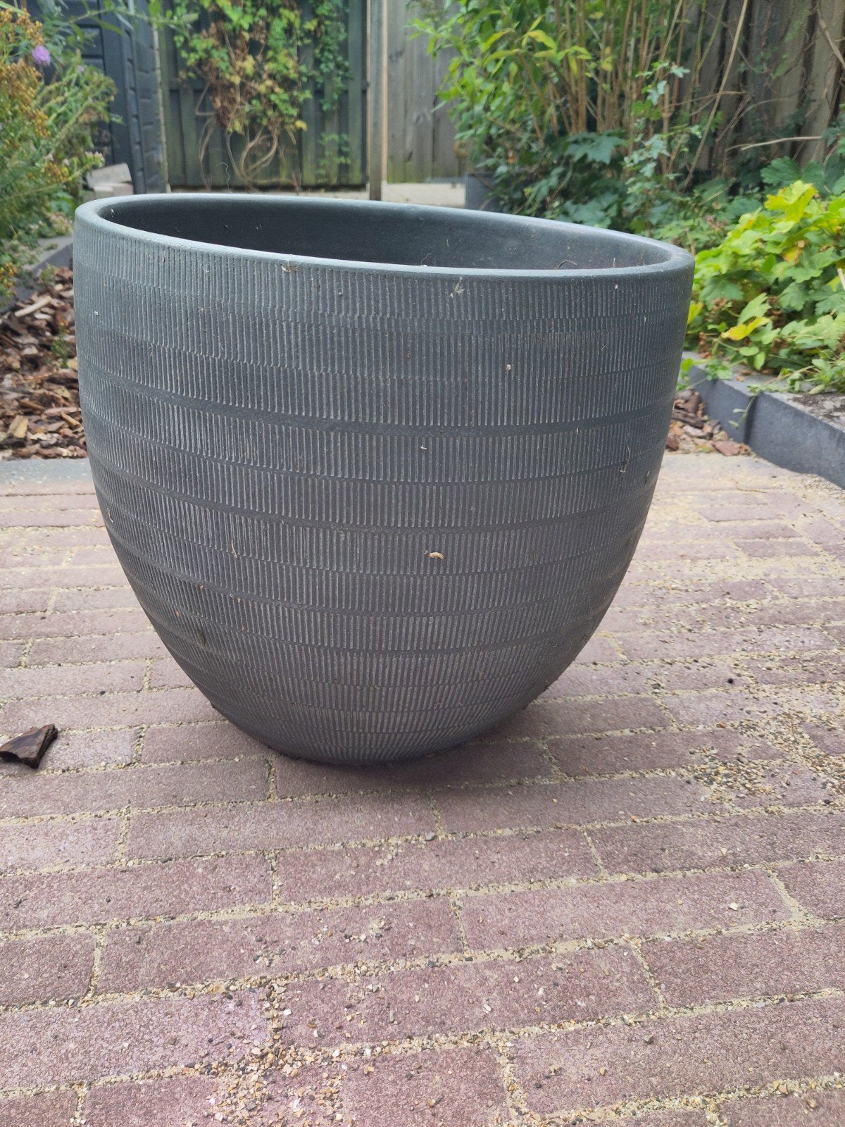 Grote donkergrijze bloempot, 40 cm diameter, Overige materialen, Gebruikt, Minder dan 60 cm, Rond