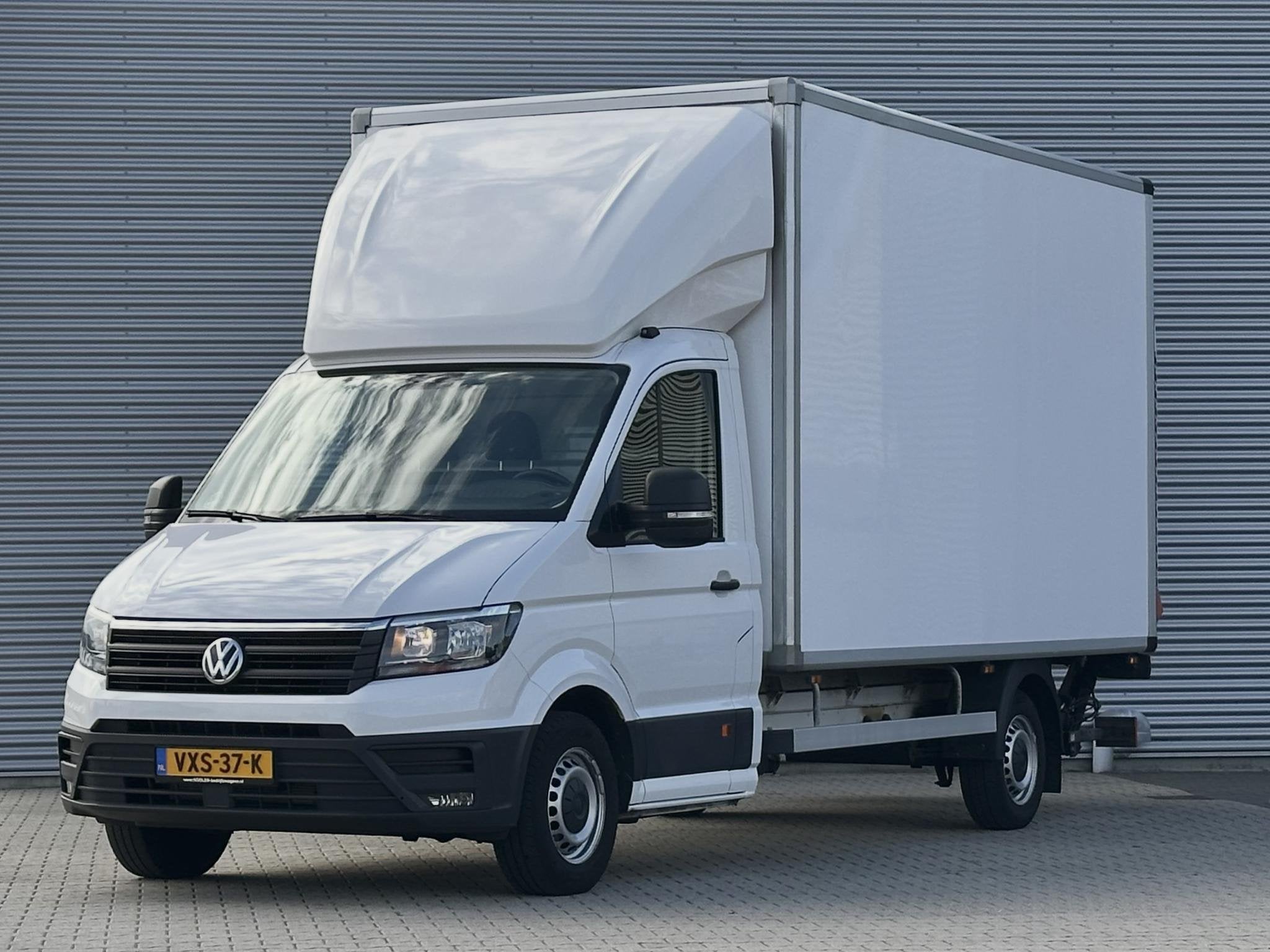 Volkswagen Crafter 35 2.0 TDI bakwagen met laadklep automaat, Stof, Gebruikt, 4 cilinders, 2707 kg