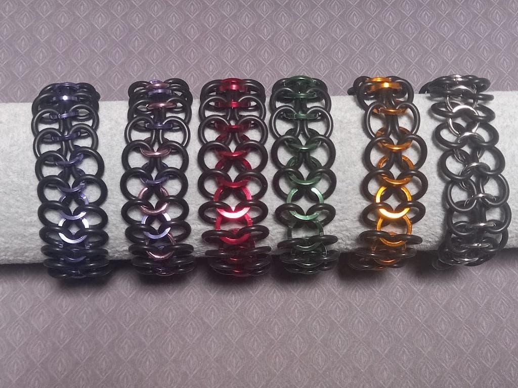 Handgemaakte Armbandjes (Rubber Knights), Sieraden, Tassen en Uiterlijk, Armbanden, Ophalen of Verzenden, Nieuw, Overige kleuren