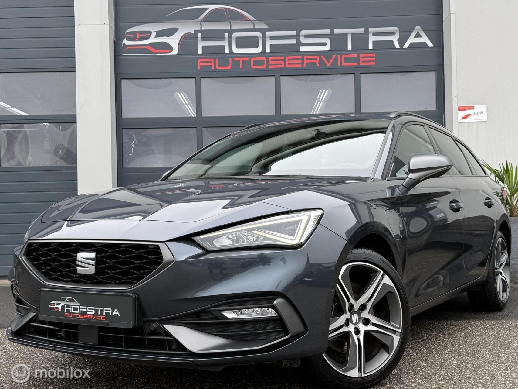 Seat Leon Sportstourer 1.4 TSI eHybrid PHEV FR Business Inte, Auto's, Dealer onderhouden, Gebruikt, Euro 6, 4 cilinders