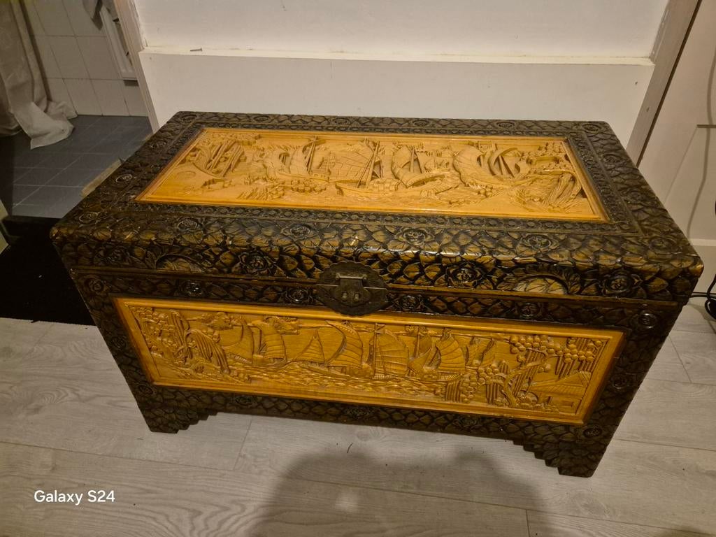 Indonesische stijl houten kist, Minder dan 50 cm, 50 tot 100 cm, Ophalen of Verzenden, Zo goed als nieuw