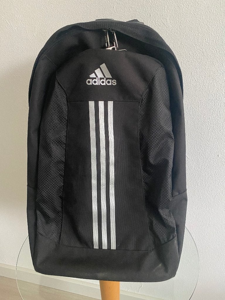 Adidas rugtas / Trolley zwart, Overige merken, 25 tot 40 cm, Ophalen of Verzenden, Zo goed als nieuw