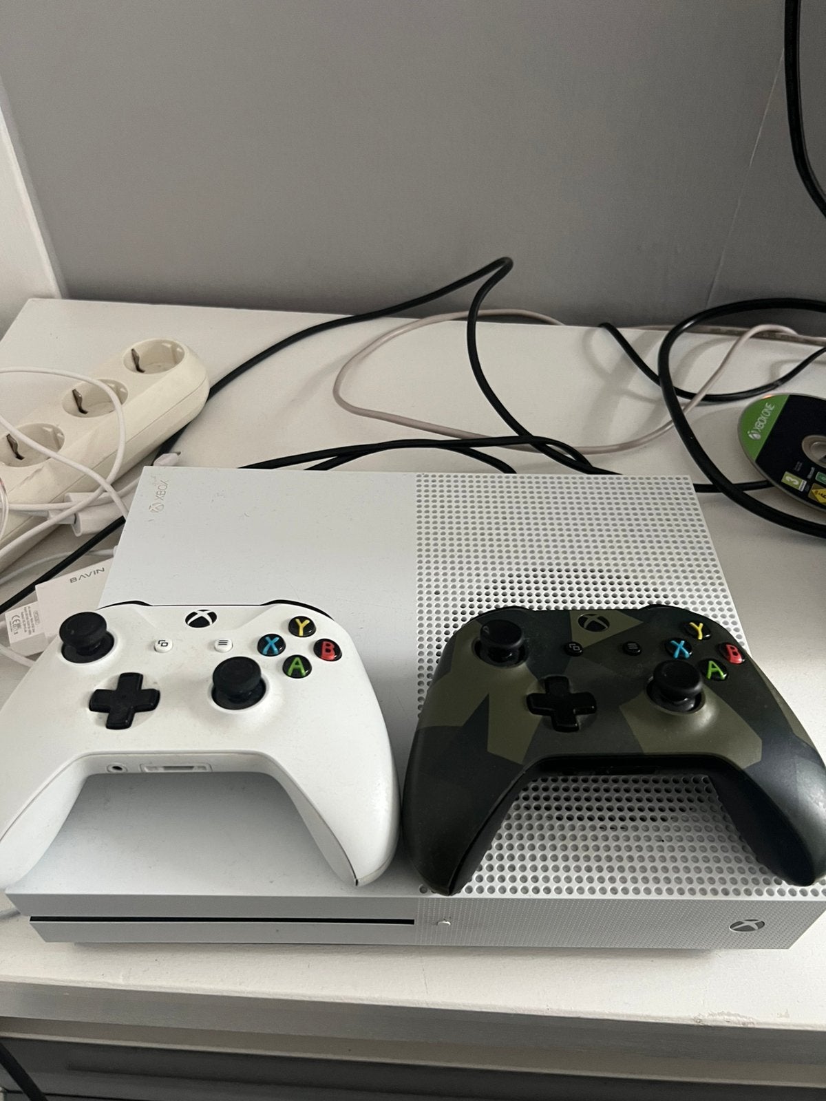 Foto 2 van Xbox one s