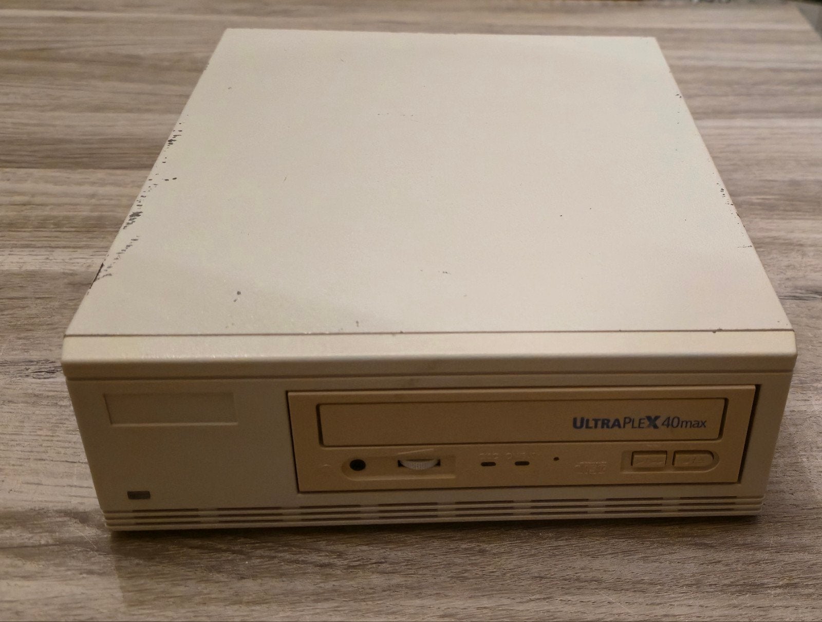 Vintage Commodore Shuttle CD-ROM drive, een verzamelobject, Computers en Software, Optische drives, Refurbished, Extern, Cd, MacOS