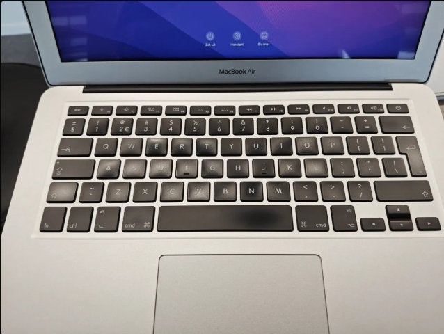 MacBook Air 13" (Early 2015) – Model A1466 met oplader, Computers en Software, Apple Macbooks, Gebruikt, Qwerty, 8 GB, 13 inch