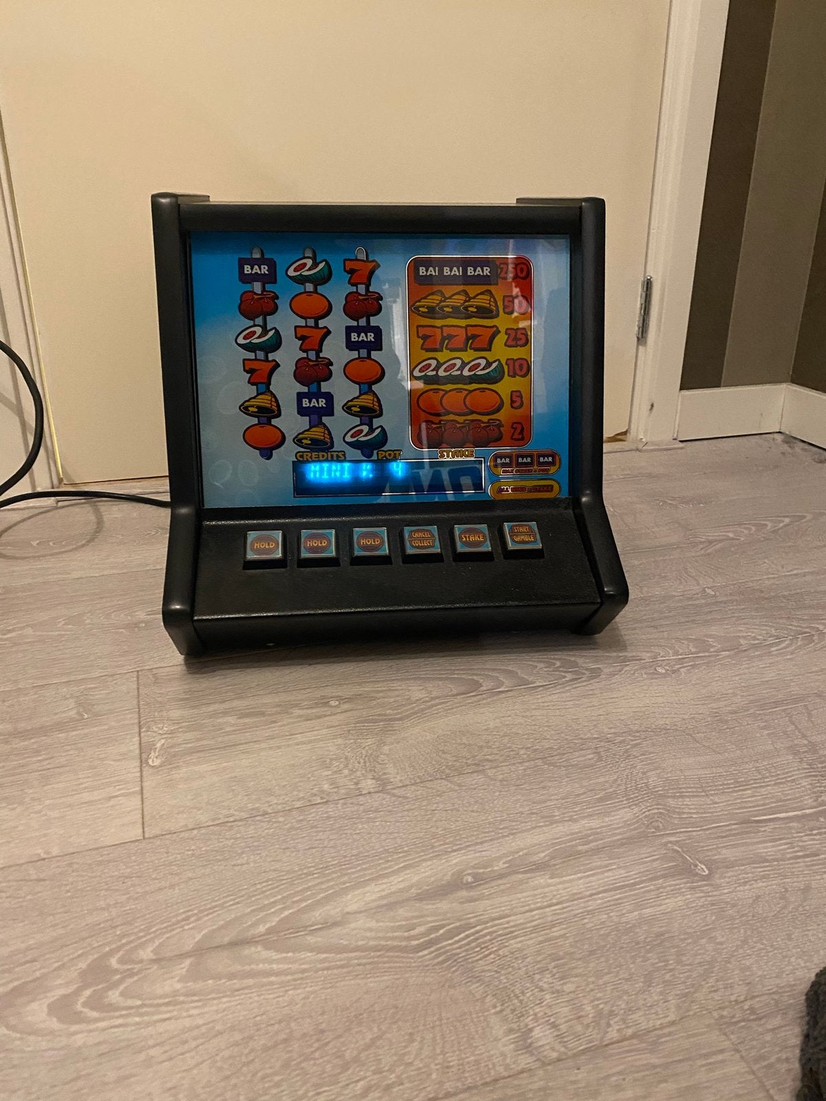 Vintage Fruitautomaat / Gokkast - Bai Bai Bar, Overige munten, Ophalen, Gebruikt, Met sleutels