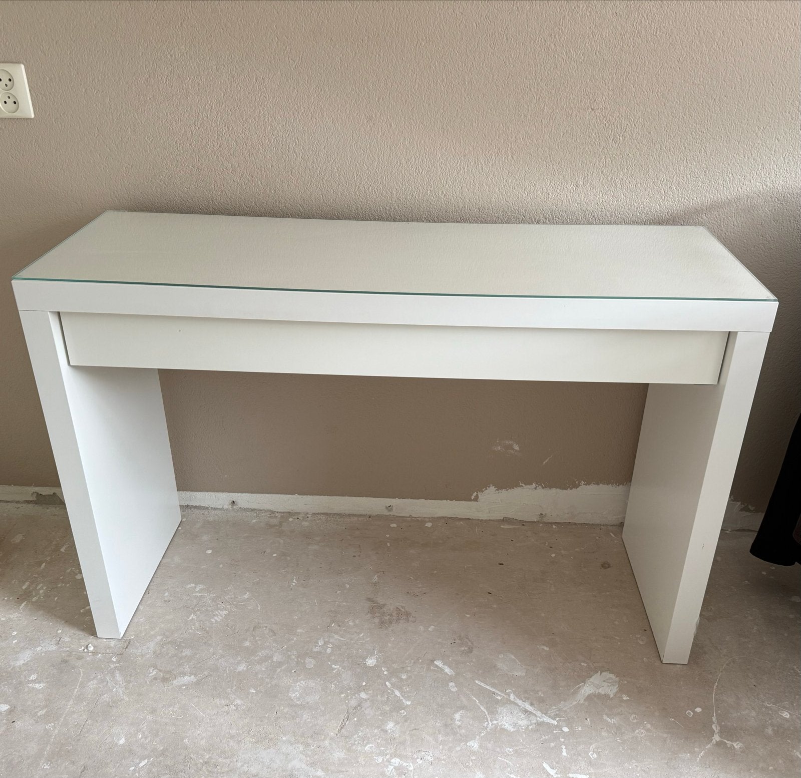 Witte kaptafel met glazen blad, Huis en Inrichting, Ophalen, Gebruikt, 75 cm of meer, 60 cm of meer