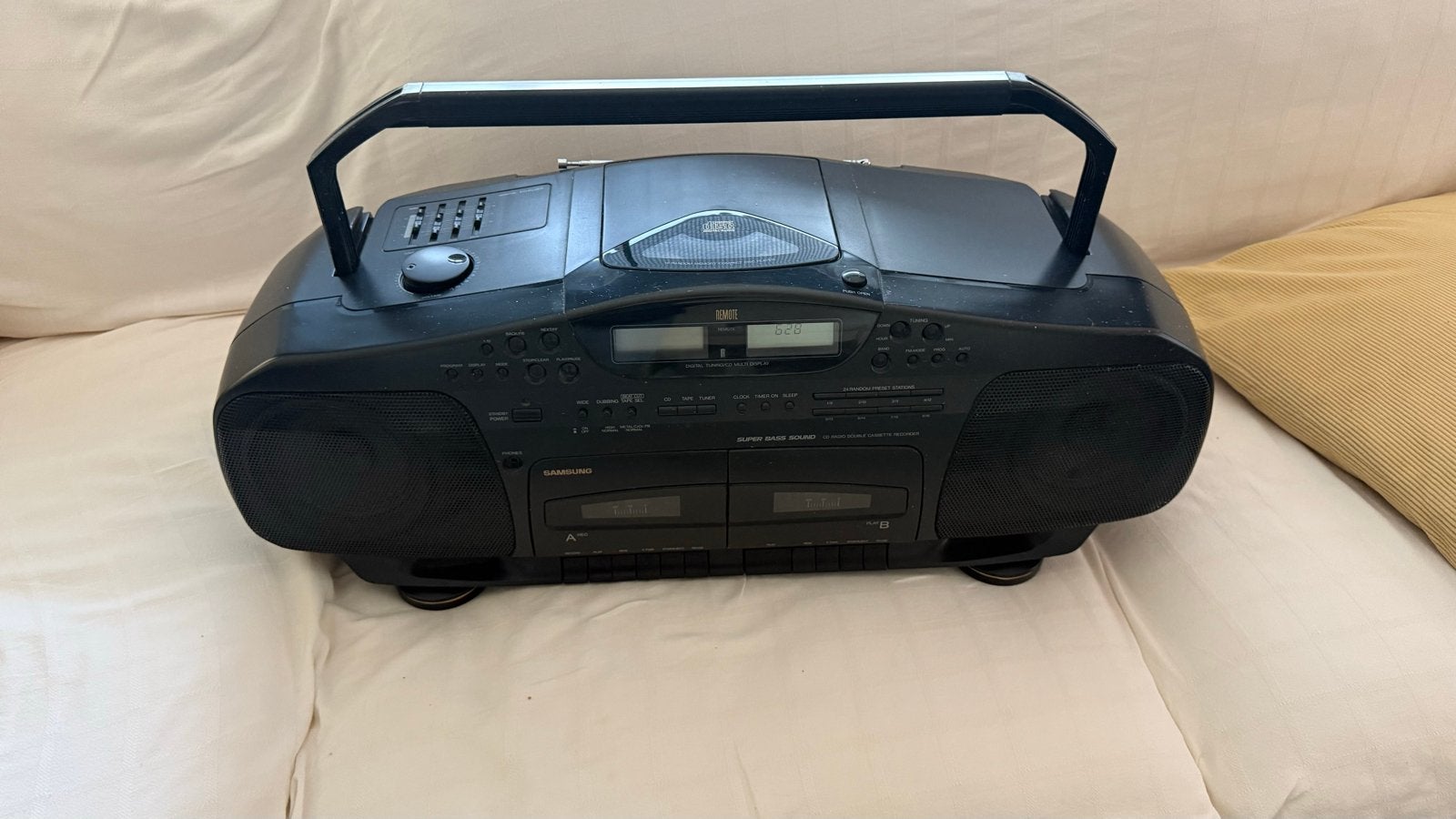 Samsung RCD-2600 Radio met CD-speler en dubbel cassettedeck, Ophalen, Zo goed als nieuw, Radio, Met cd-speler