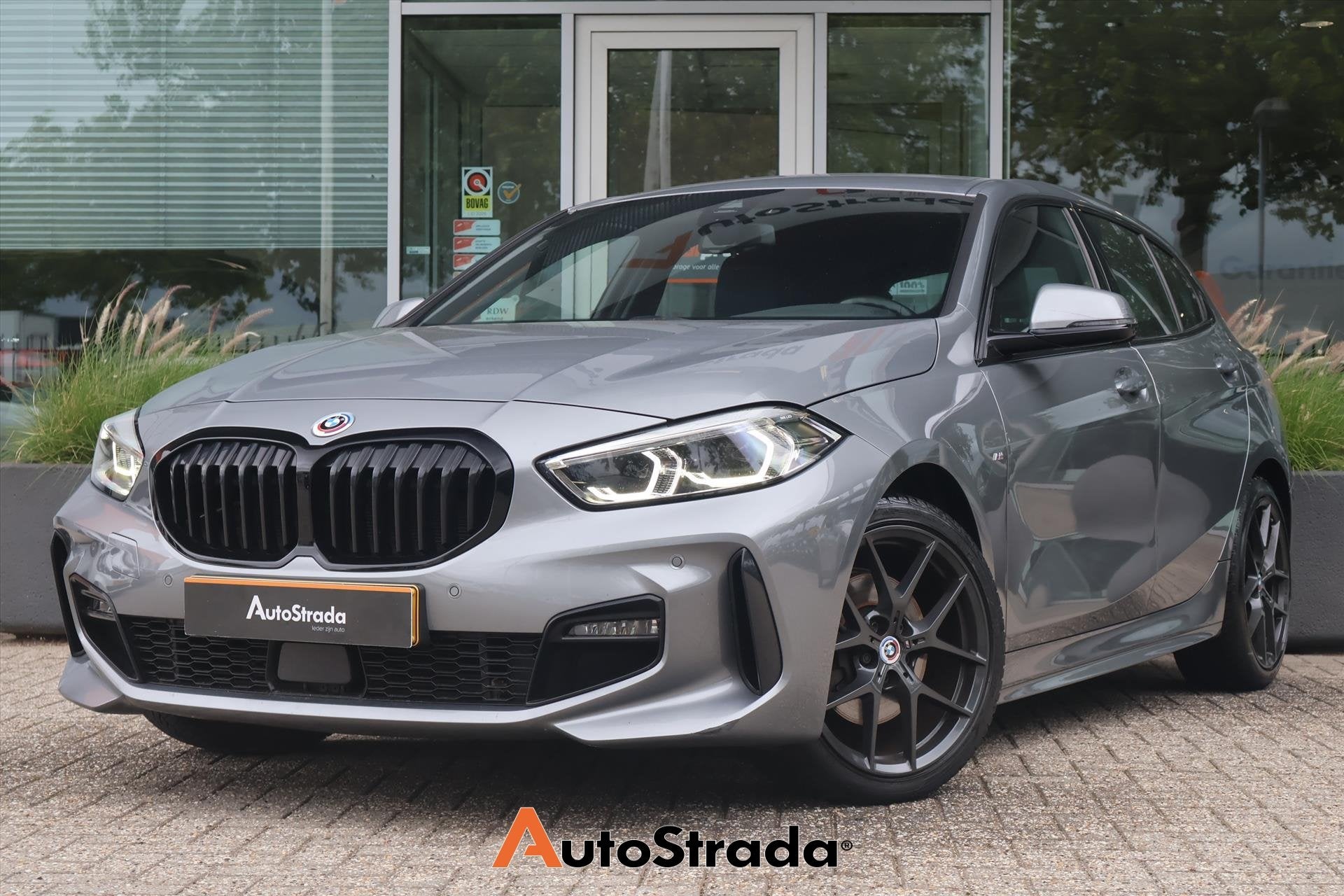 BMW 1-Serie (f40) 118i M-Sport | LED | Sfeer | Navigatie | C, Auto's, Dealer onderhouden, 136 pk, Gebruikt, Met garantie (alle)