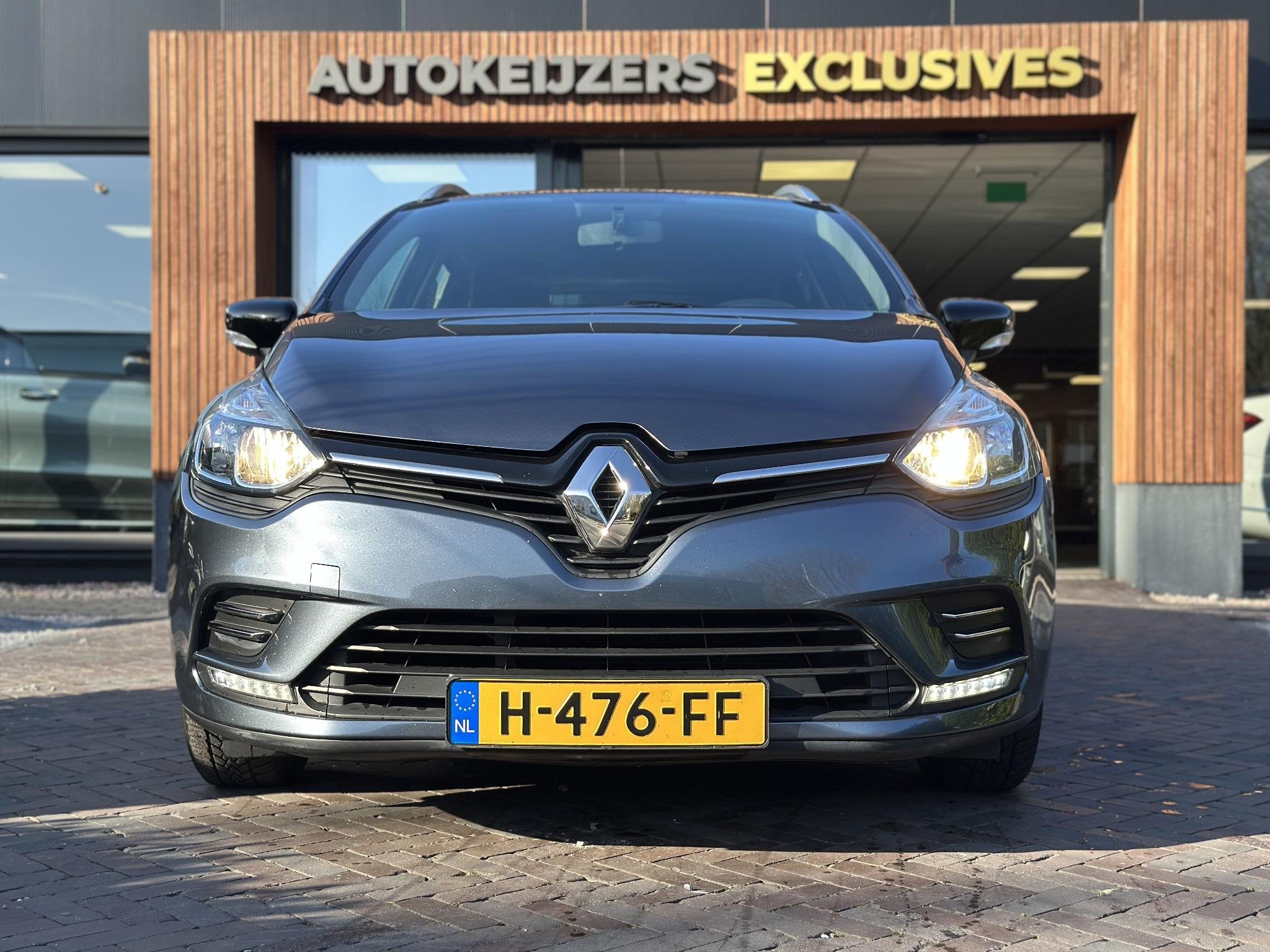 Renault Clio Estate 1.2 16V Airco Cruise Control Trekhaak, Auto's, Voorwielaandrijving, Euro 5, Stof, Gebruikt