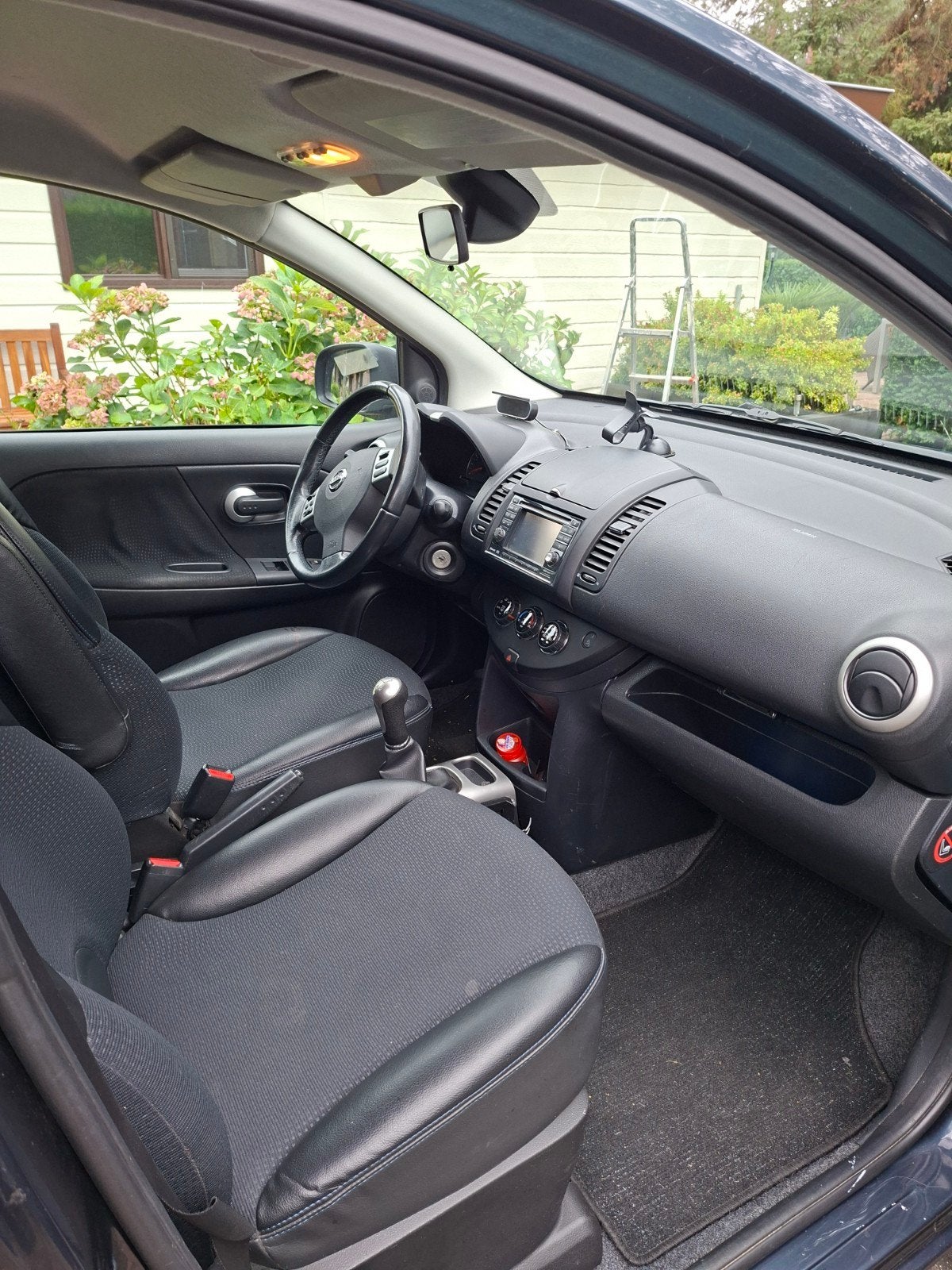 Foto 7 van nissan note 1.4 groen perfect onderhouden.