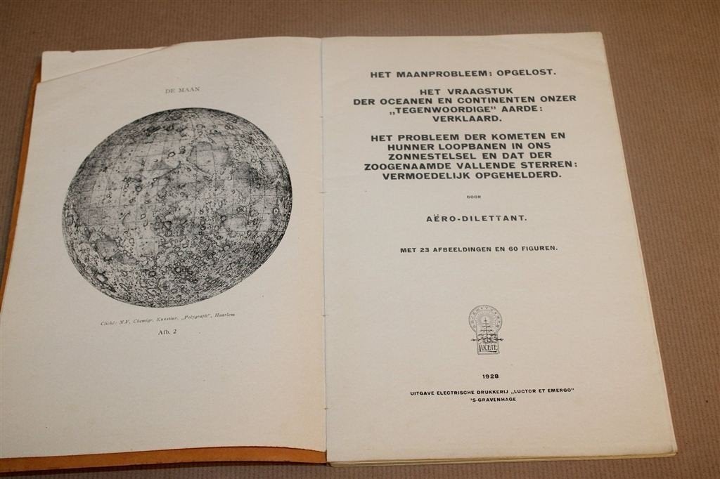 Het Maanprobleem Opgelost — Vintage Boek Kosmologie 1928, Ophalen of Verzenden, Gelezen, Natuurwetenschap