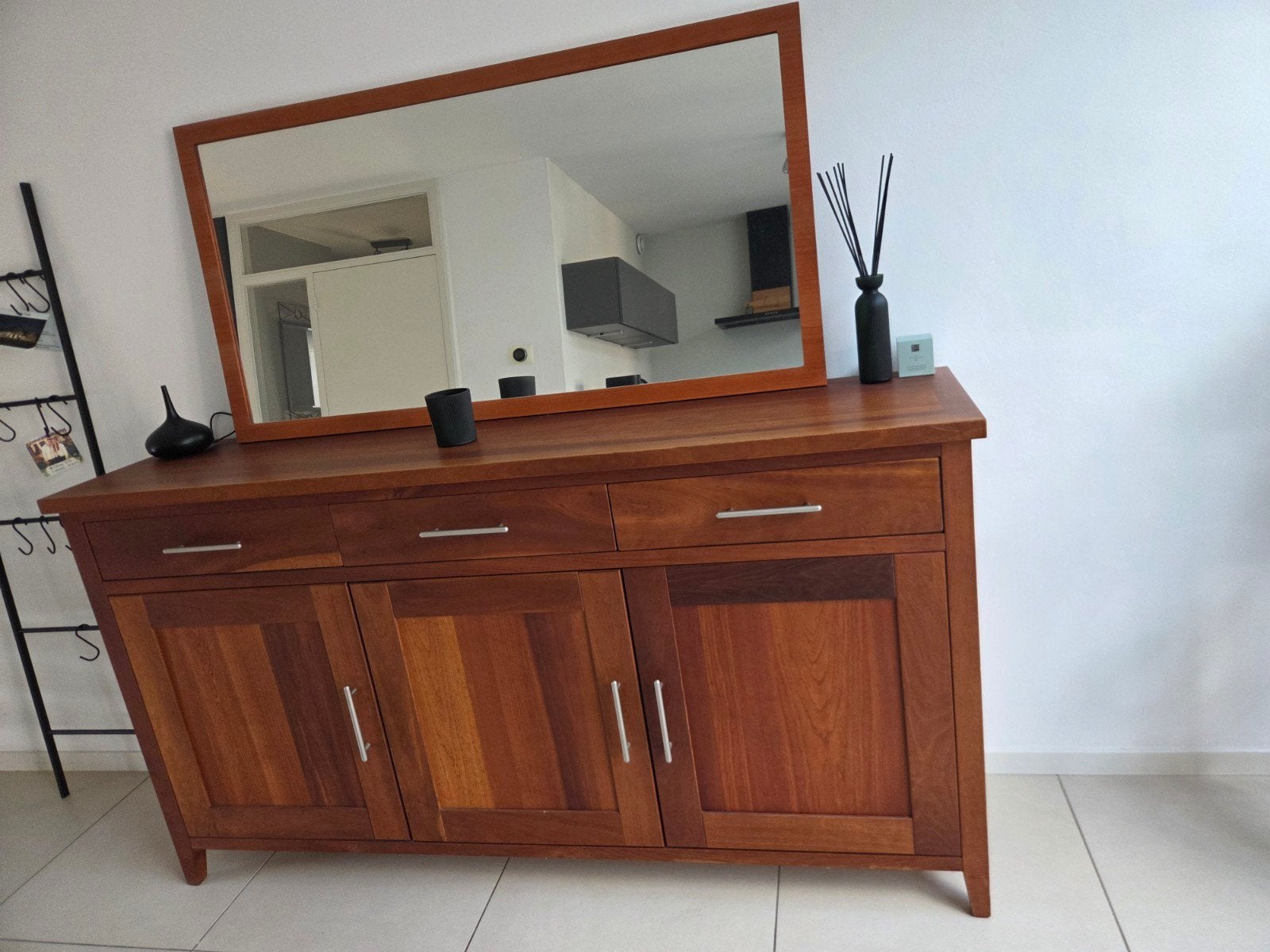 Massief kersenhouten dressoir met spiegel, Met lade(s), 150 tot 200 cm, Modern klassiek, Ophalen of Verzenden