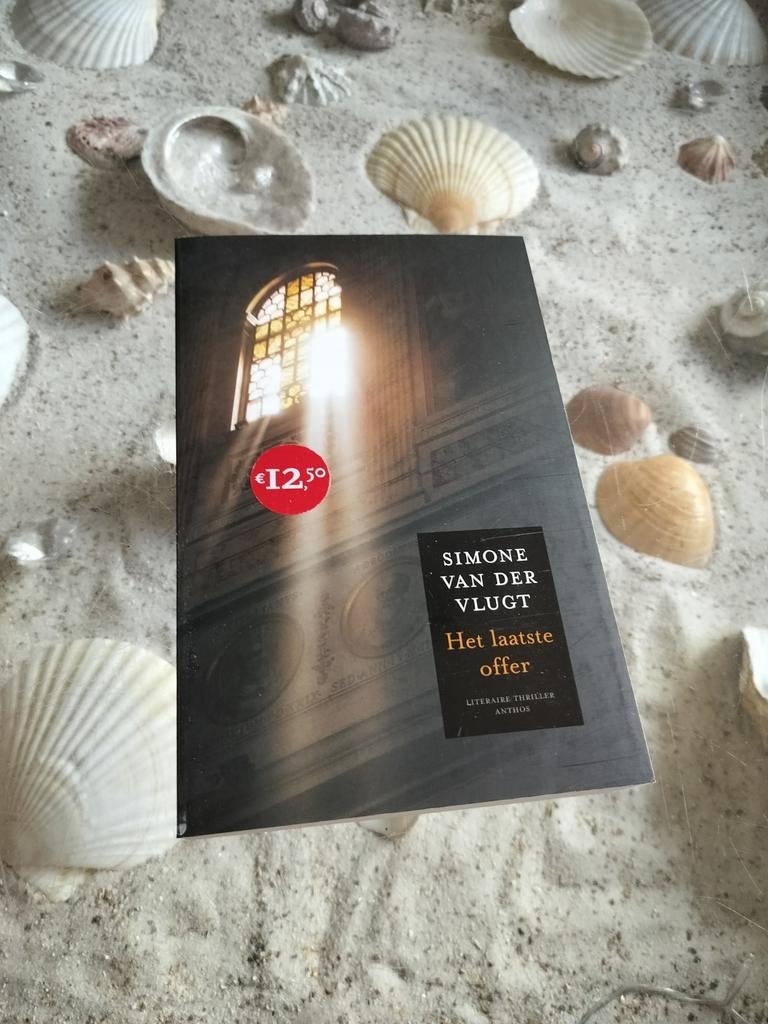 Simone van der Vlugt - Het laatste offer, Simone van der Vlugt, Ophalen of Verzenden, Zo goed als nieuw