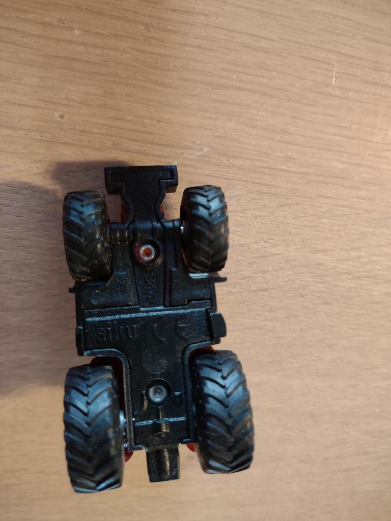 Siku 1844 Massey Ferguson met aanhanger en 2e Tractor, Ophalen of Verzenden, Gebruikt, Hijskraan, Tractor of Landbouw, SIKU