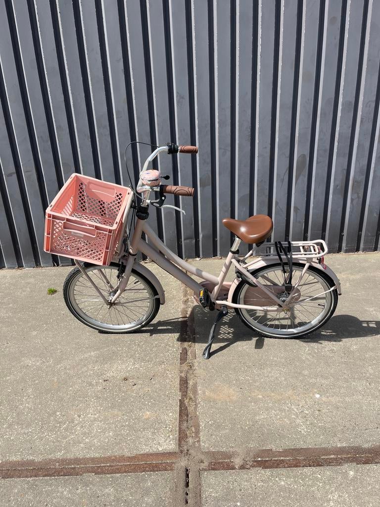 Roze damesfiets met mandje en bagagedrager, Fietsen en Brommers, Fietsen | Dames | Damesfietsen, Overige merken, Velgrem, Ophalen of Verzenden