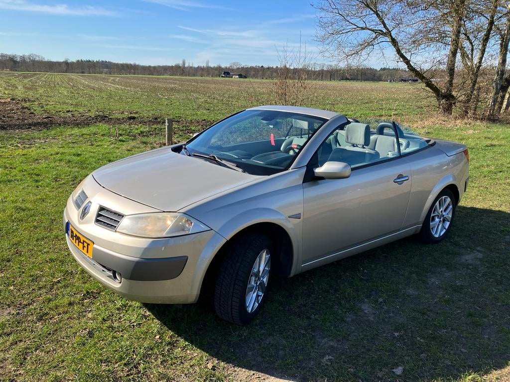 Renault Mégane 1.6 16V Autcom Cabrio 2004 Beige, Voorwielaandrijving, 1295 kg, 4 cilinders, Cabriolet