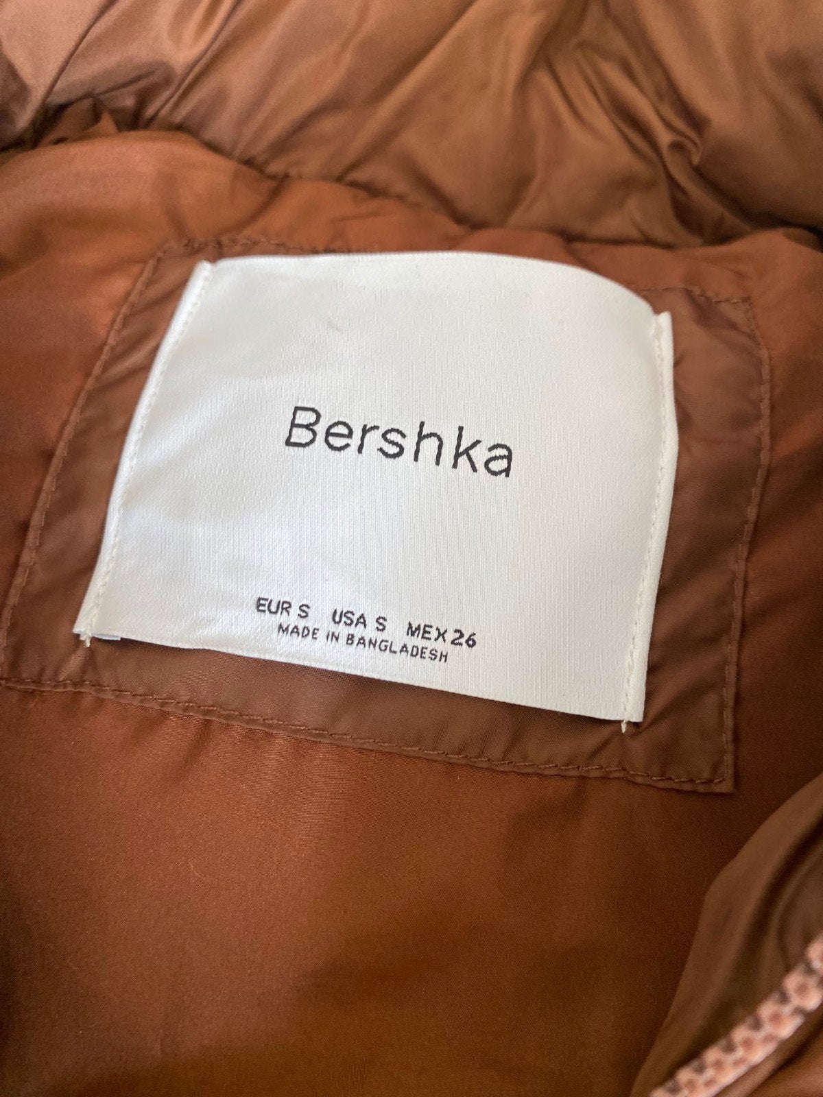 Bershka Puffer Bodywarmer Bruin Maat S, Bruin, Zo goed als nieuw, Maat 36 (S), Bershka