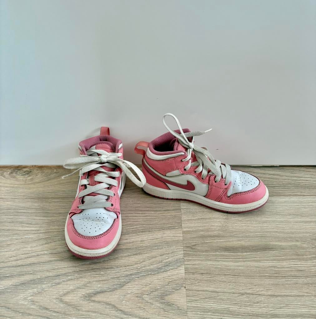 Nike Air Jordan sneakers - maat 28, Gebruikt, Meisje, Schoenen, Ophalen of Verzenden