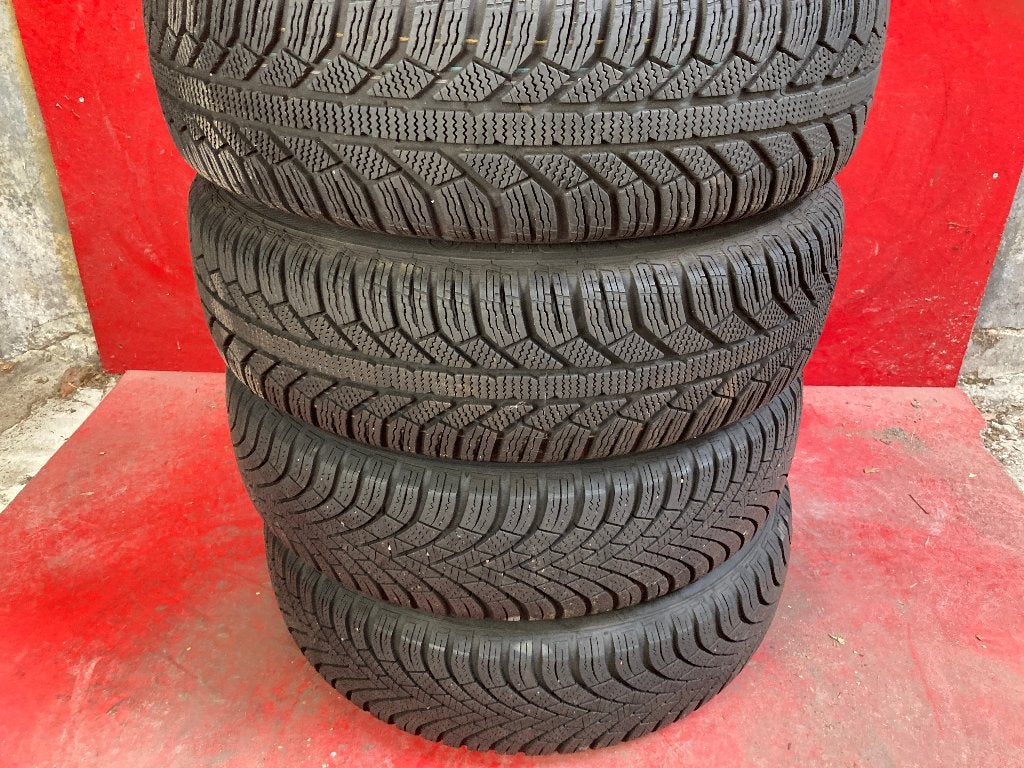 Winterbanden Suzuki Swift 175/65R15, Auto-onderdelen, Gebruikt, 15 inch, 175 mm, .