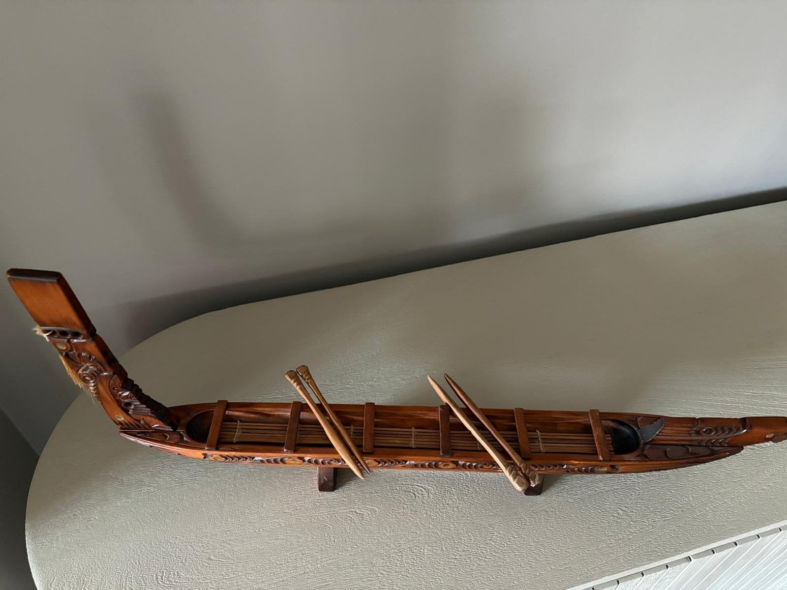 Handgesneden Māori Waka Taua (oorlogskano) uit Nieuw-Zeeland, Ophalen, Oceanië, 50 - 100 cm