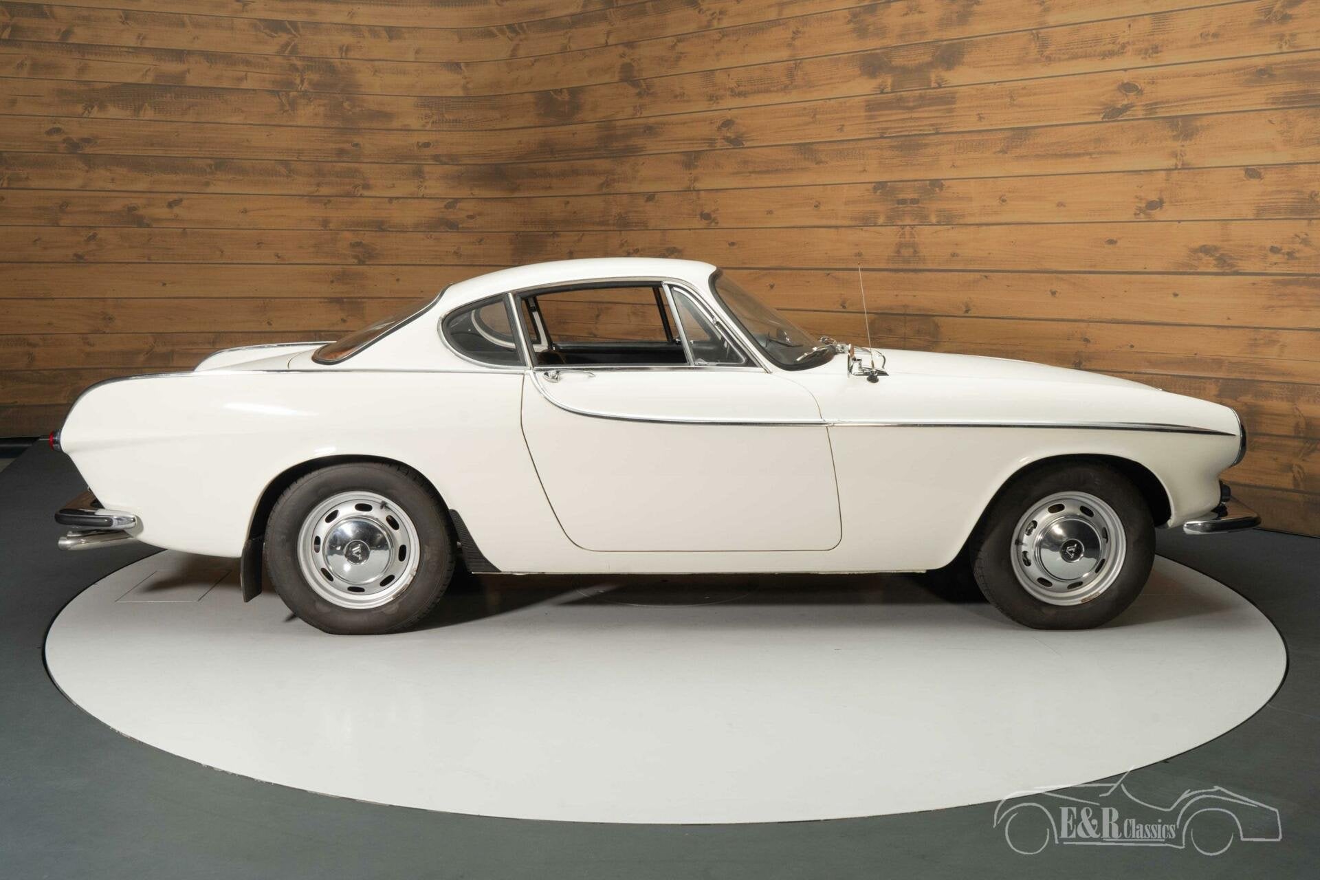 Volvo P1800 S | Gerestaureerd | Historie bekend | 1965, foto 9