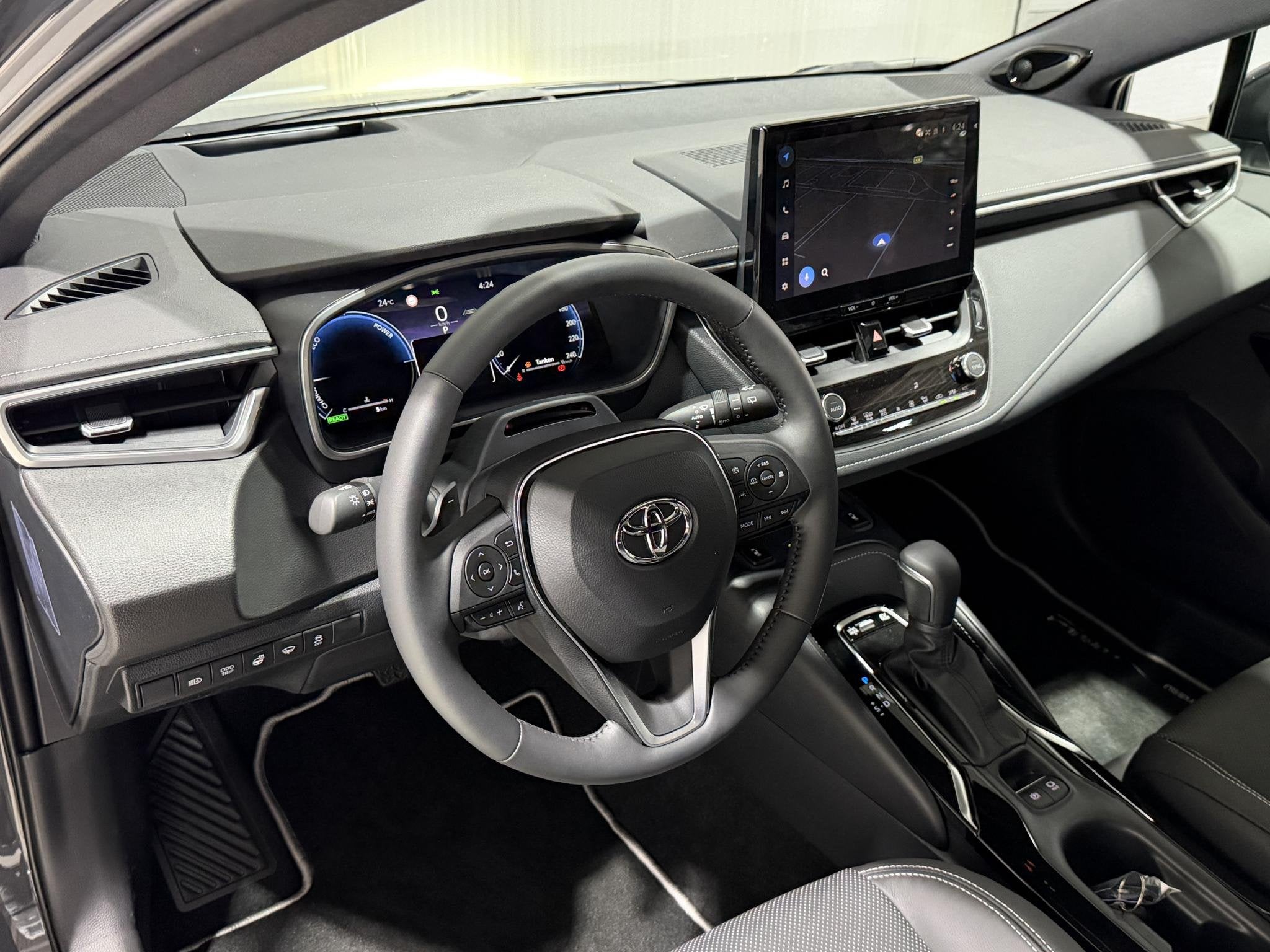 Foto 2 van Toyota Corolla Hybrid 180 Executive VOORRAAD , €4.100 VOOR