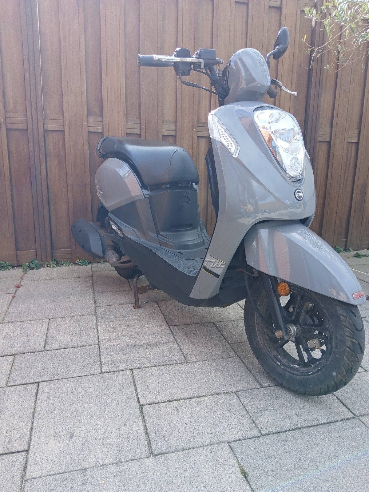 Sym Mio Scooter - Zo goed als nieuw, mei 2022, 35 km/u, Fietsen en Brommers, Ophalen of Verzenden, Zo goed als nieuw, Benzine