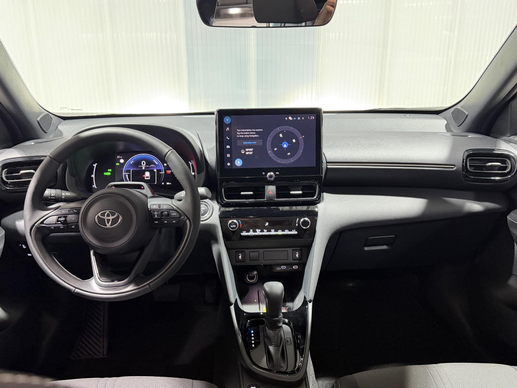 Toyota Yaris Cross 1.5 Hybrid 130 First Edition Direct lever, Auto's, Stof, Automatische klimaatregeling, Euro 6, 1490 cc