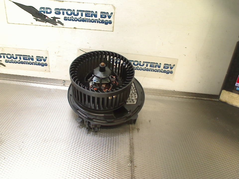 Kachel Ventilatormotor Leon Sportstourer (KLF) 2021, Service@seat.de, Seat, Seat Deutschland GmbH, Gebruikt