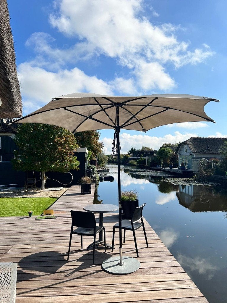 Tuuci Crescent parasol 3.0 meter, Ophalen, Gebruikt, 3 tot 4 meter, Stokparasol
