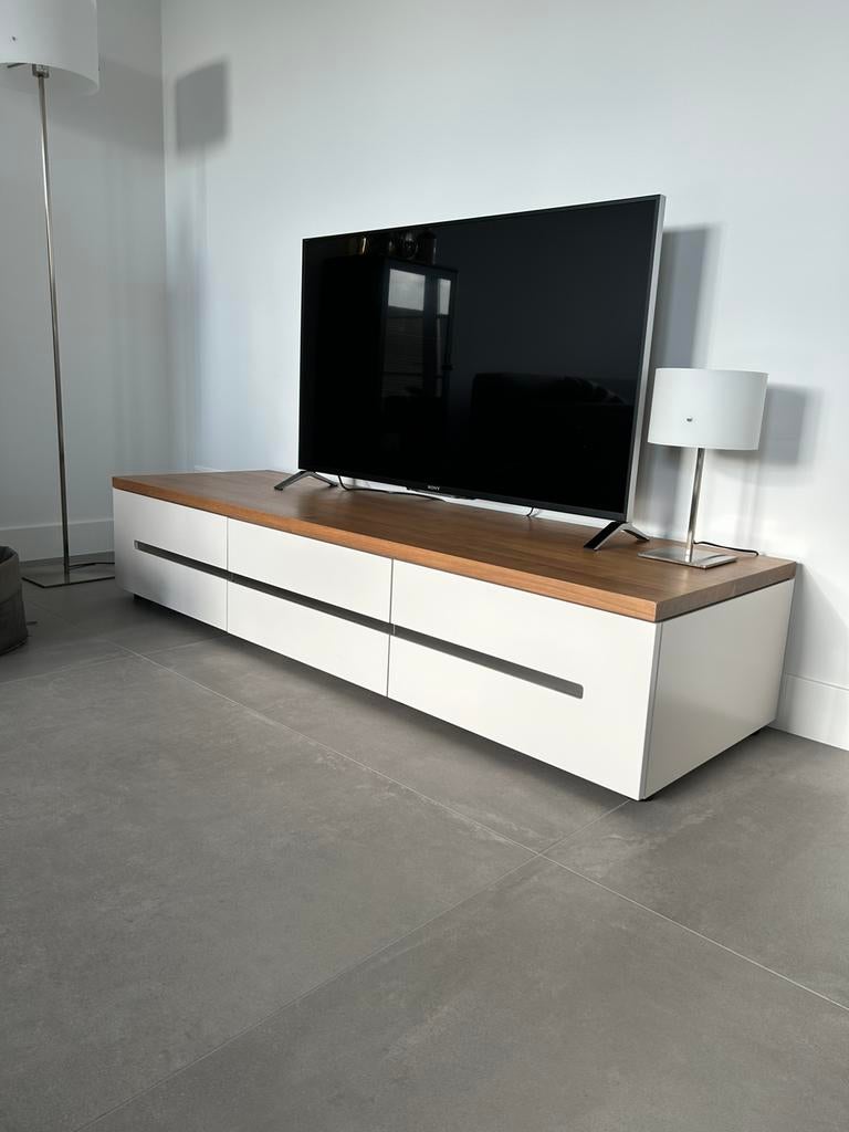 Modern TV meubel, Ophalen, 150 tot 200 cm, Zo goed als nieuw, Minder dan 100 cm